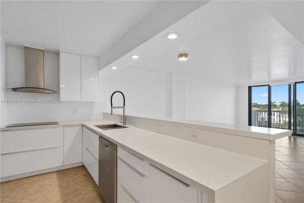 Allington Towers North, 1500 S Ocean Dr #5C, Hollywood, Florida 33019, image 1