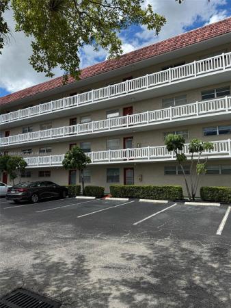 Las Vistas In Inverrary, 3551 Inverrary Dr #208, Lauderhill, Florida 33319, image 1
