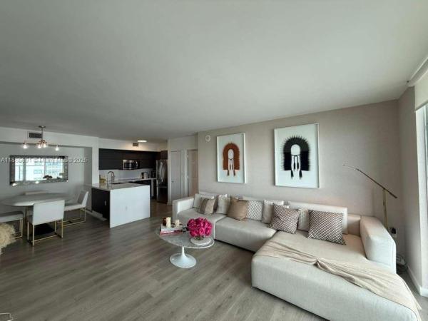 Miami, Florida 33131, image 1