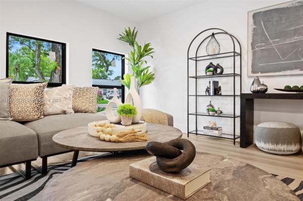 Boca Raton Square, 679 SW 17th Ct, Boca Raton, Florida 33486, image 1