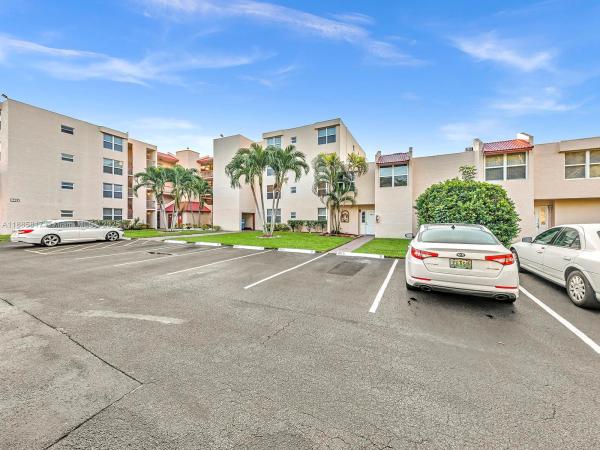 Evergreen Of Pine Island Ridge, 9451 Evergreen Pl #104, Davie, Florida 33324, image 1