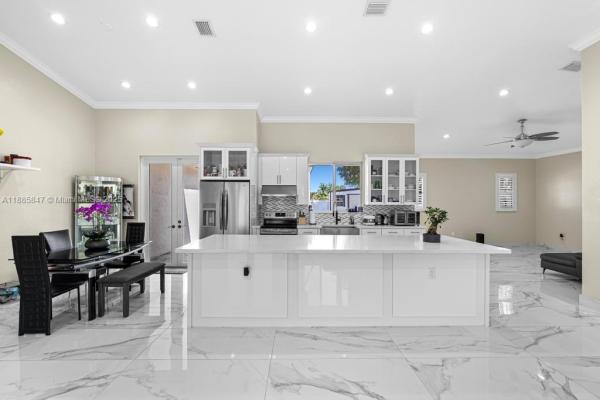 Palmetto Bay Residential, 9201 SW 170th Ln, Palmetto Bay, Florida 33157, image 1
