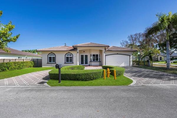 Palmetto Bay Residential, 9201 SW 170th Ln, Palmetto Bay, Florida 33157, image 2