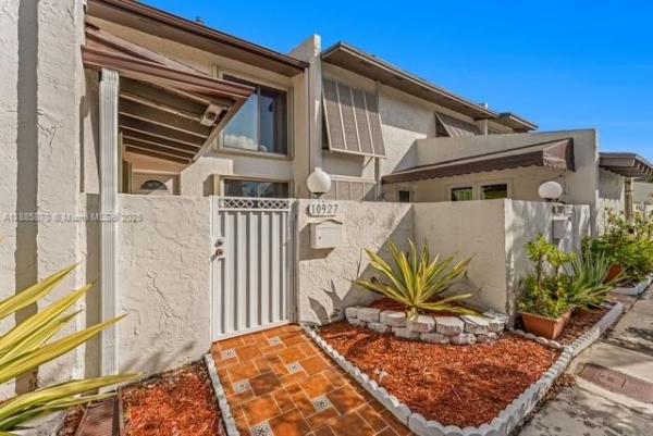 10927 SW 71st Ln, Miami, Florida 33173, image 1