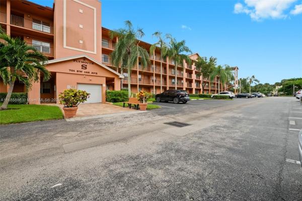Plymouth At Century Village, 701 SW 142nd Ave #110S, Pembroke Pines, Florida 33027, image 3
