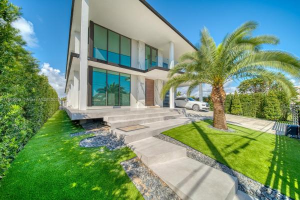 Treasure Island, 7520 W Treasure Dr, North Bay Village, Florida 33141, image 2