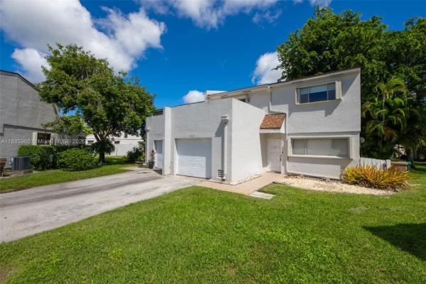 Alpine Woods Estates, 8662 Bridle Path Ct #115A, Davie, Florida 33328, image 2