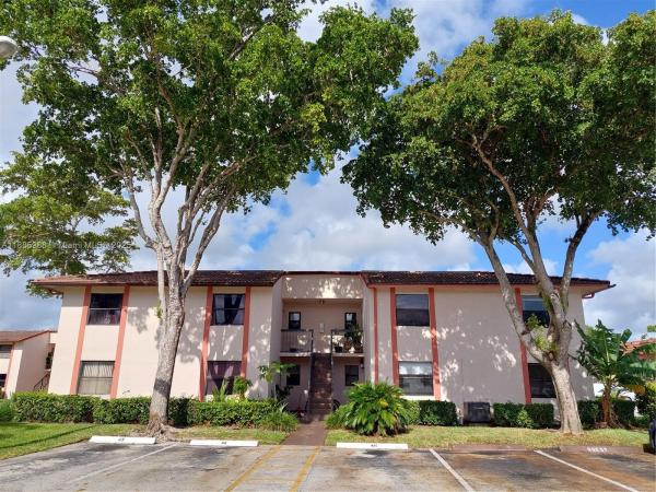 860 NE 209th Ter #101-33, Unincorporated Dade County, Florida 33179, image 1