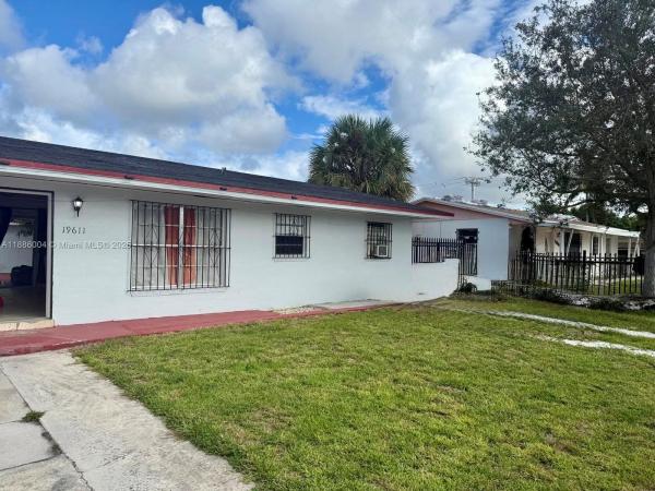 Carol City Gardens, 19611 NW 47th Ave, Miami Gardens, Florida 33055, image 3