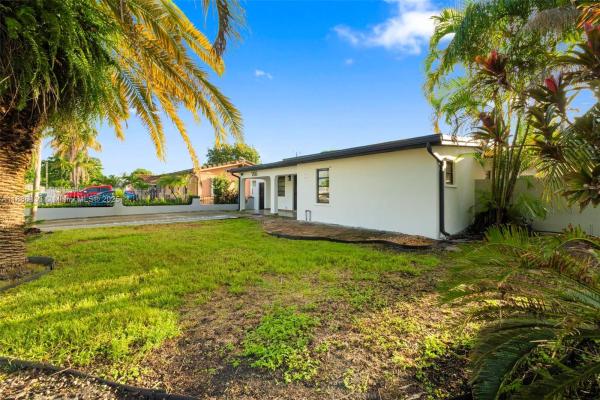 Sun Tan Village, 705 E 9th Ln, Hialeah, Florida 33010, image 2