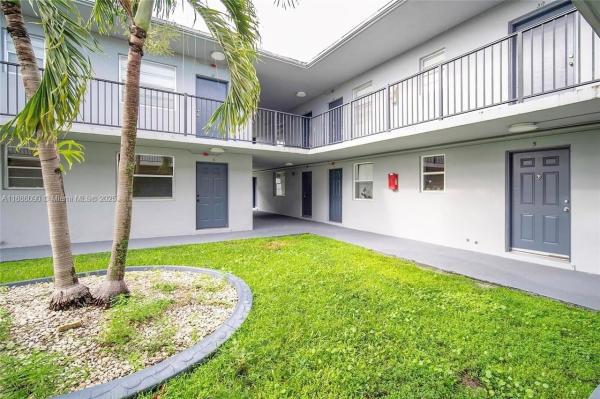Gables Edge, 4300 SW 67 Ave #23, Glenvar Heights, Florida 33155, image 2