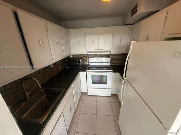 Westland Manor, 6675 W 4 Ave #402, Hialeah, Florida 33012, image 1