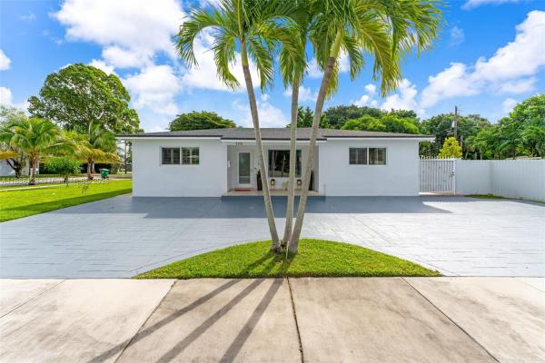 4301 SW 85th Ave, Unincorporated Dade County, Florida 33155, image 1