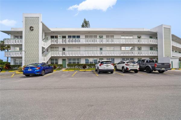 Wellington At Century Village, 302 Wellington C, West Palm Beach, Florida 33417, image 2