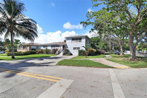 Breezeswept Estates, 195 NE 121st Ter, North Miami, Florida 33161, image 3