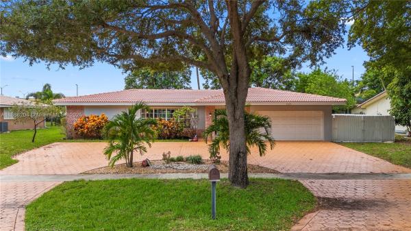 Lakeview Estates, 6520 SW 20th St, Plantation, Florida 33317, image 2