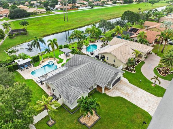 Waverly Hundred, 6411 Olde Moat Way, Davie, Florida 33331, image 1
