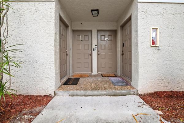 504 Gardens Dr #203, Pompano Beach, Florida 33069, image 1
