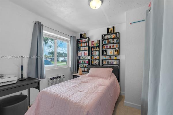Westwood Lakes Residential, 10920 SW 41st St, Westwood Lakes, Florida 33165, image 1
