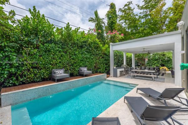 Brentwood, 4675 NE 2nd Ave, Miami, Florida 33137, image 1