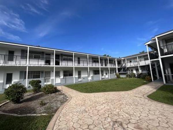 Town & Country, 1431 S 14th Ave #218, Hollywood, Florida 33020, image 1