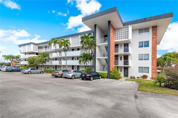 Lauderdale Oaks, 2991 NW 46th Ave #210, Lauderdale Lakes, Florida 33313, image 1