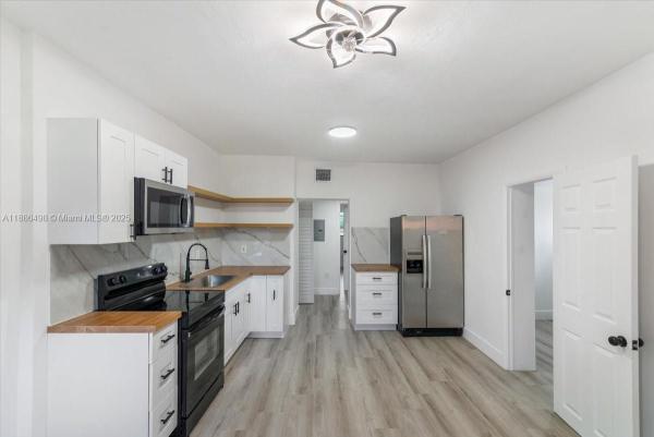 1120 NW 106th St, Unincorporated Dade County, Florida 33150, image 1
