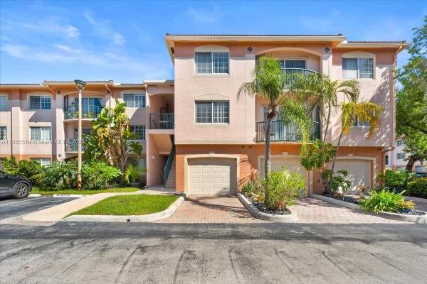 Village East, 2021 SE 10th Ave #212, Fort Lauderdale, Florida 33316, image 1
