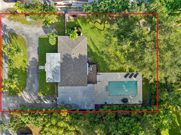 370 NE 159th St, Unincorporated Dade County, Florida 33162, image 1