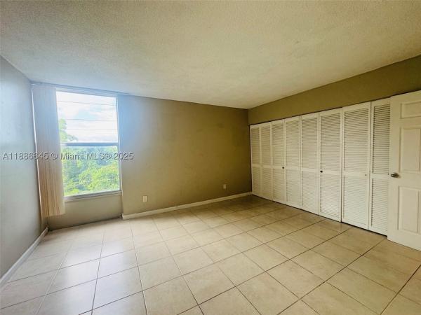 Keystone Towers, 2000 NE 135th St #403, North Miami, Florida 33181, image 2