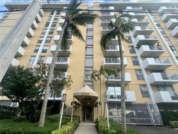 Keystone Towers, 2000 NE 135th St #403, North Miami, Florida 33181, image 3