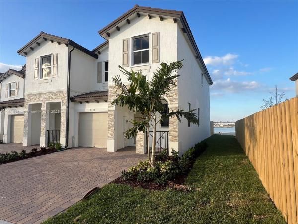 2551 SE 28th Dr #2551, Unincorporated Dade County, Florida 33035, image 1