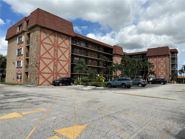 Kings Castle, 6575 W 4 Ave #510, Hialeah, Florida 33012, image 1