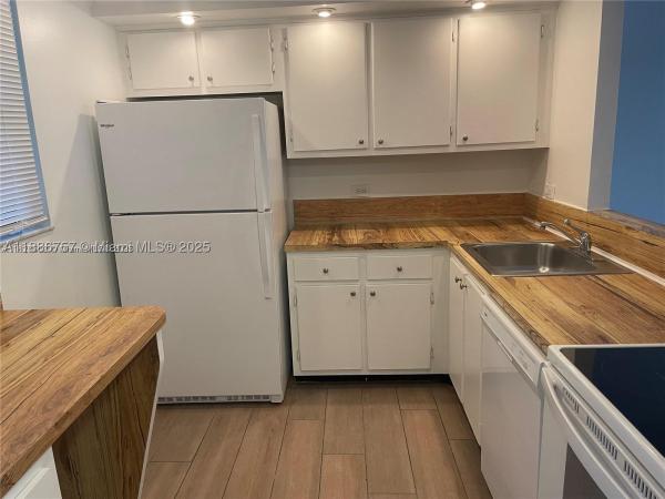 Gardens Of Kendall, 10425 SW 112th Ave #208, Kendall, Florida 33176, image 1