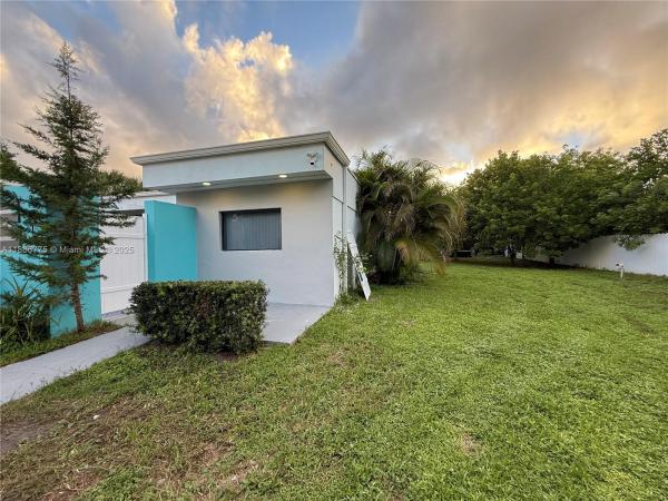 341 23rd Way S, West Palm Beach, Florida 33406, image 1