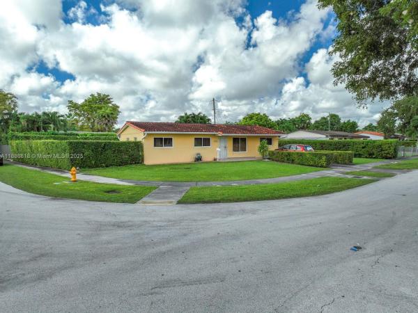 10280 SW 43rd St, Unincorporated Dade County, Florida 33165, image 1