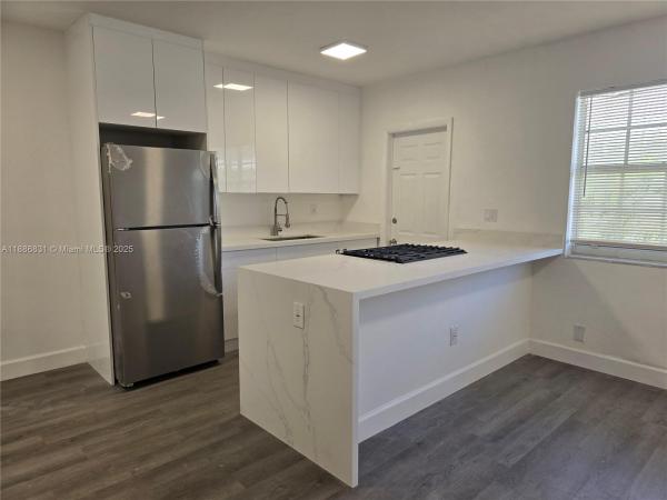 Creek Club, 8000 Tatum Waterway Dr #5, Miami Beach, Florida 33141, image 1