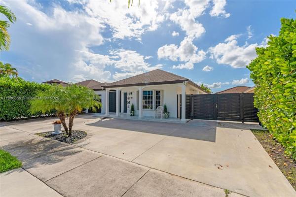 18088 SW 137th Path, Unincorporated Dade County, Florida 33177, image 1