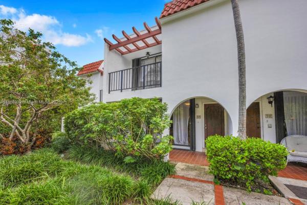 450 Grapetree Dr #313, Key Biscayne, Florida 33149, image 1