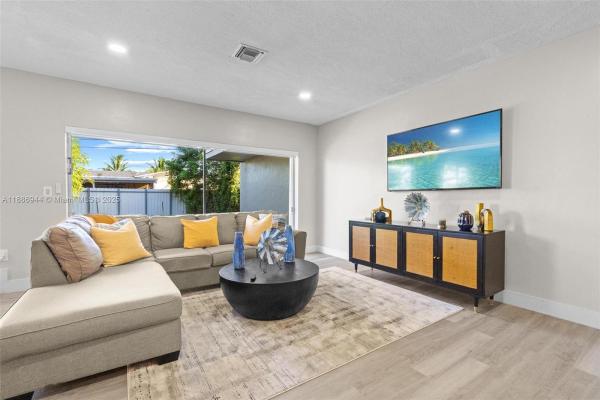 Scott Lake Manor, 1465 NW 181st St, Miami Gardens, Florida 33169, image 2
