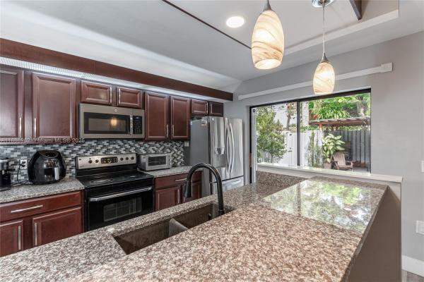 Ridgewood, 9146c SW 23rd St, Davie, Florida 33324, image 1