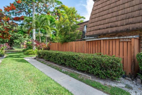 Ridgewood, 9146C SW 23rd St, Davie, Florida 33324, image 2
