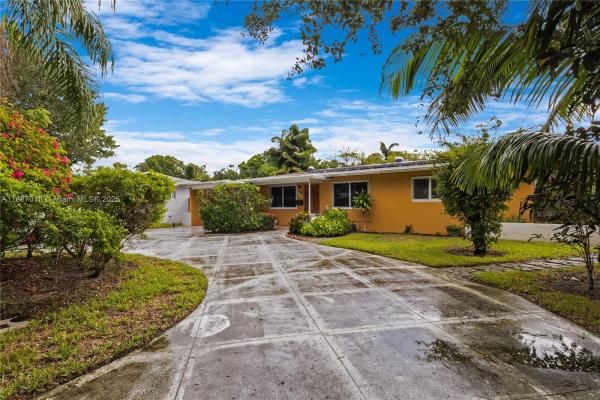 Beachway Manor, 404 NE 24th Ave, Pompano Beach, Florida 33062, image 1