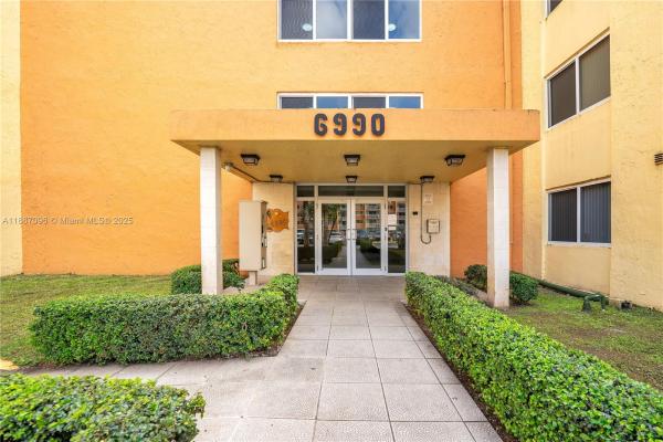 Coral Gate West, 6990 NW 186th St #4-511, Country Club, Florida 33015, image 3