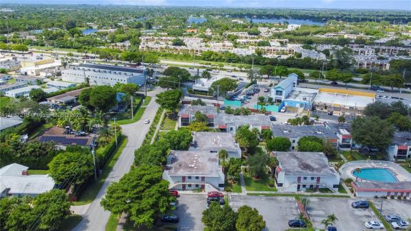 Casa Granada, 8701 SW 141 St B4 #B4, Palmetto Bay, Florida 33176, image 1