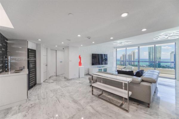 Mystic Pointe Tower 100, 19195 Mystic Pointe Dr #2707, Aventura, Florida 33180, image 2