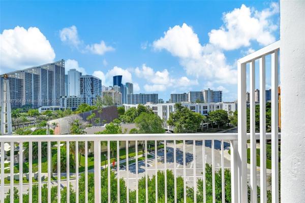 Towne Royale, 17800 Atlantic Blvd #PH8, Sunny Isles Beach, Florida 33160, image 1
