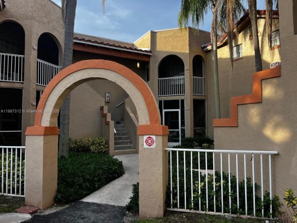 Windmill Lakes, 8842 SW 3rd St #105, Pembroke Pines, Florida 33025, image 1