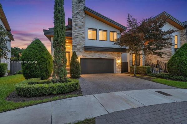 Pinnacle At Park Central, 7679 NW 103rd Ct, Doral, Florida 33178, image 1