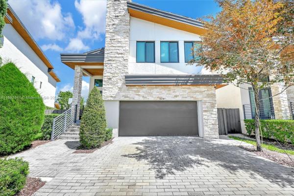 Pinnacle At Park Central, 7679 NW 103rd Ct, Doral, Florida 33178, image 2